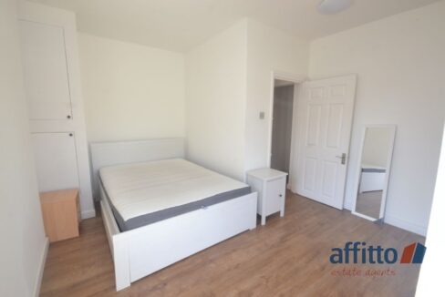 Flat Hitchin Road in Luton