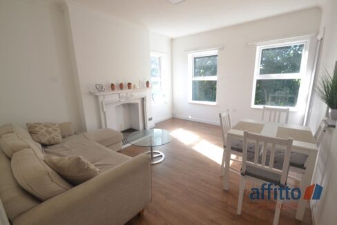 Flat Hitchin Road in Luton