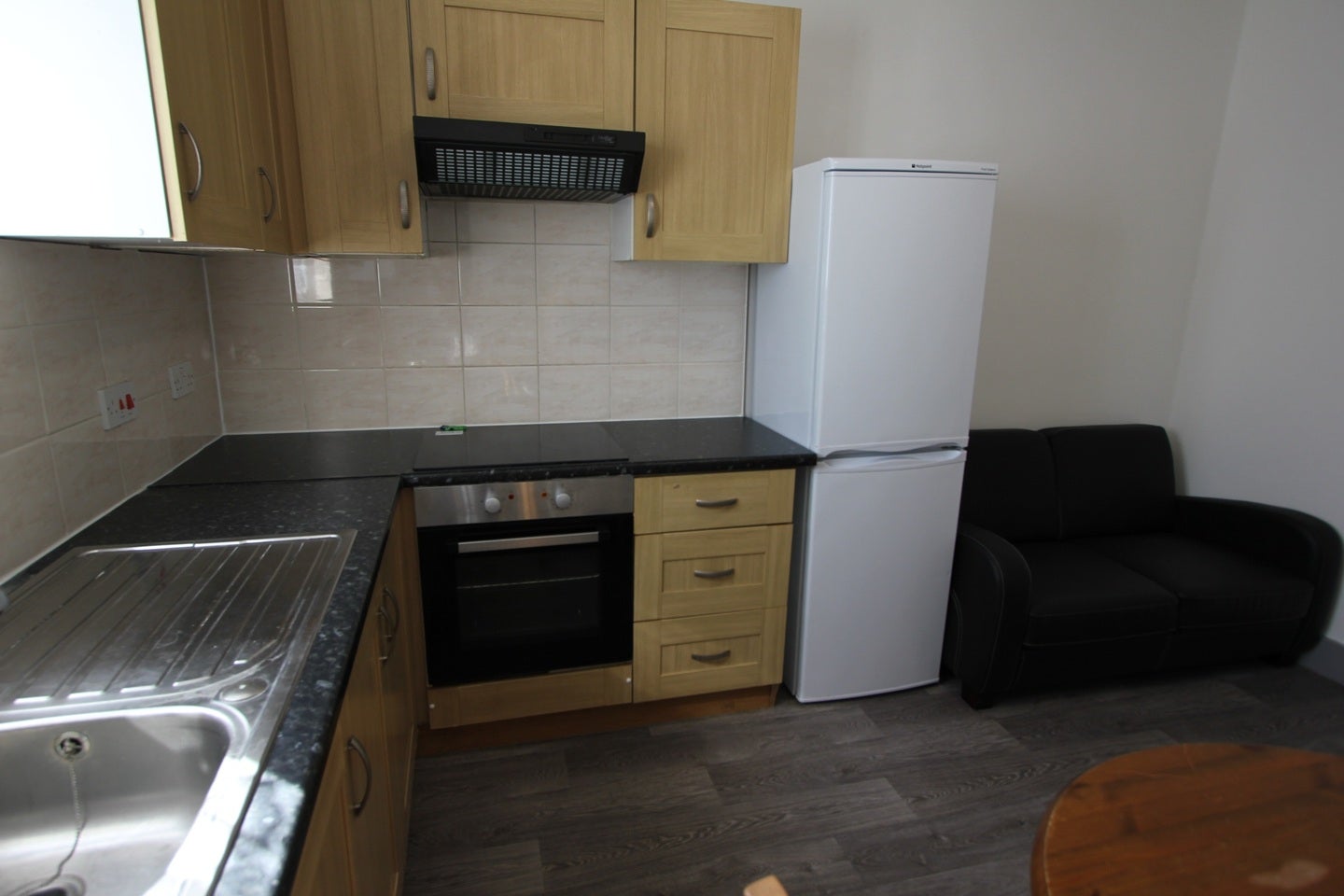 Flat Effingham Road in Greater London