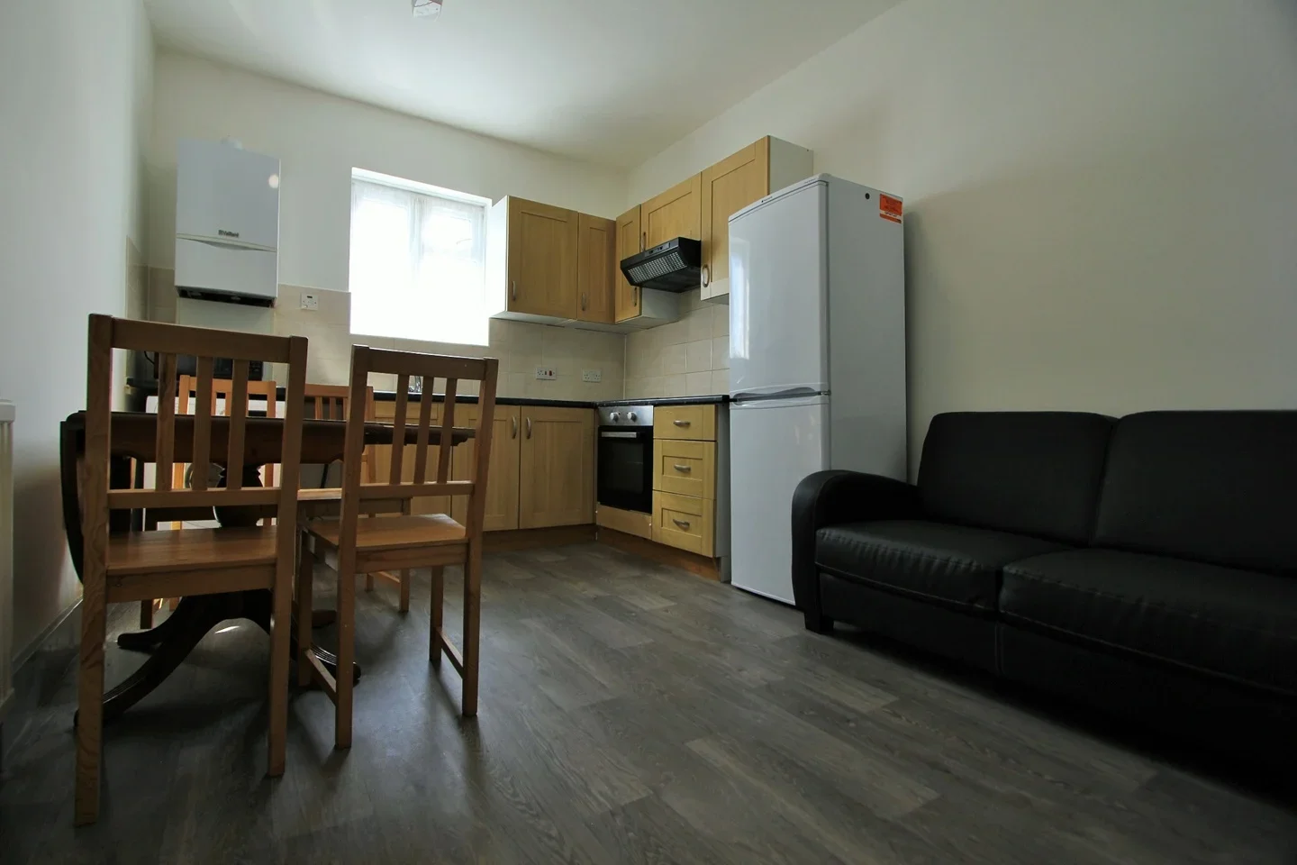 Flat Effingham Road in Greater London