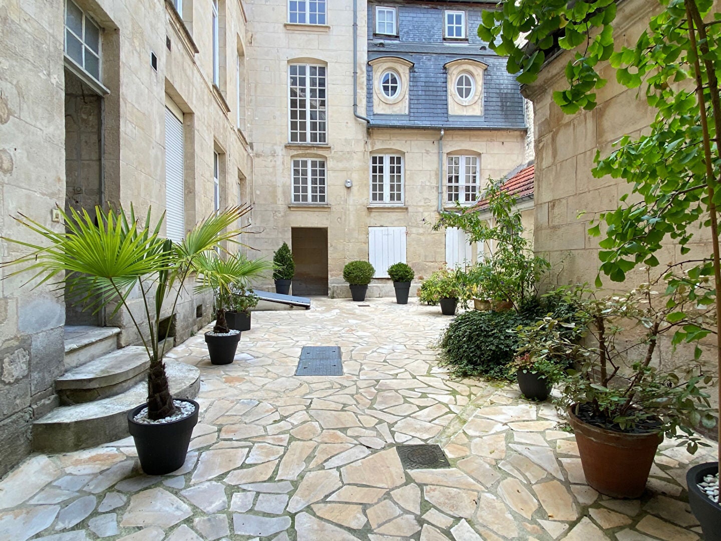 Flat Boulevard Yves Guillou in Caen