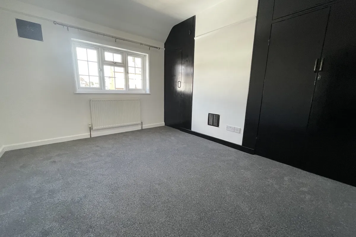 Flat Hagden Lane in Watford