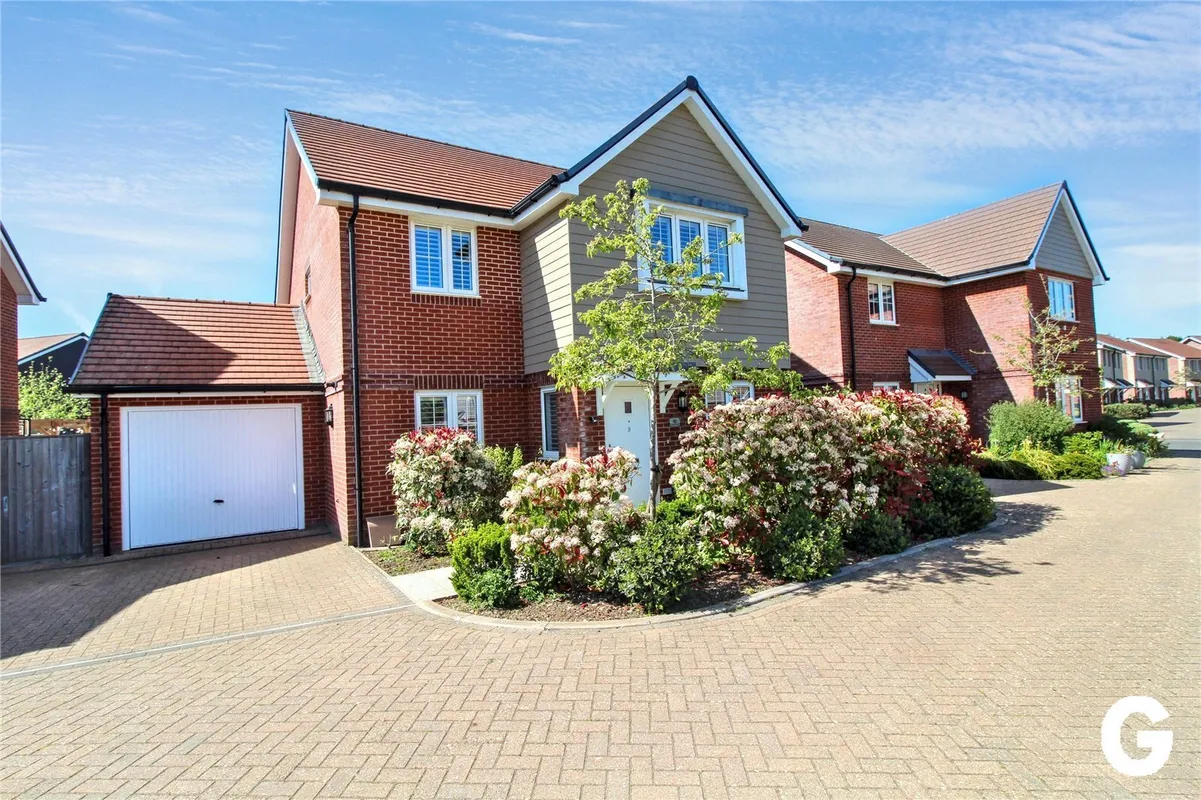 House Augustus Avenue in New Forest