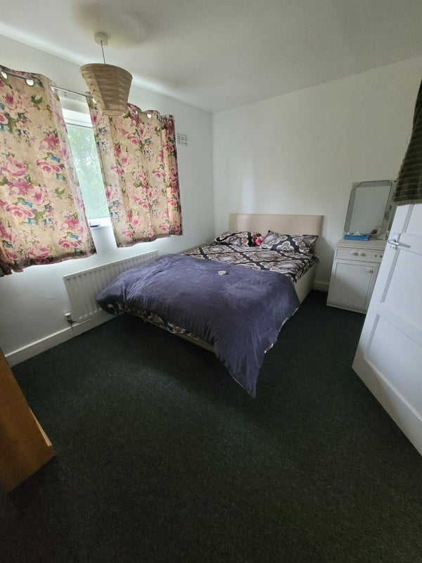 Room Mafeking Road in Telford