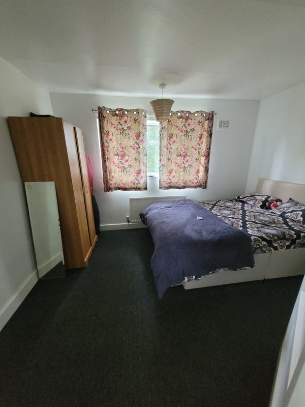 Room Mafeking Road in Telford