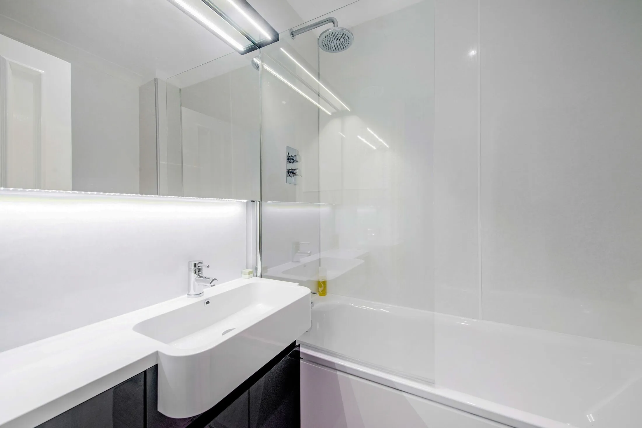 Flat Mirabel Road in Greater London