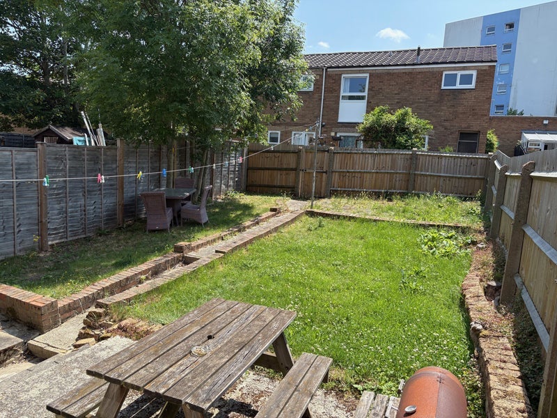 Room Ryde Vale in Greater London