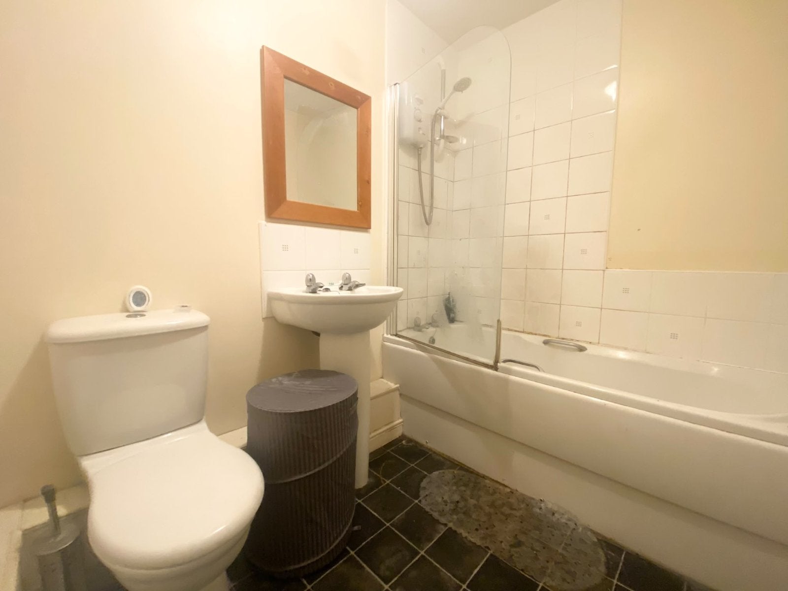 Flat Whitehall Croft in Leeds
