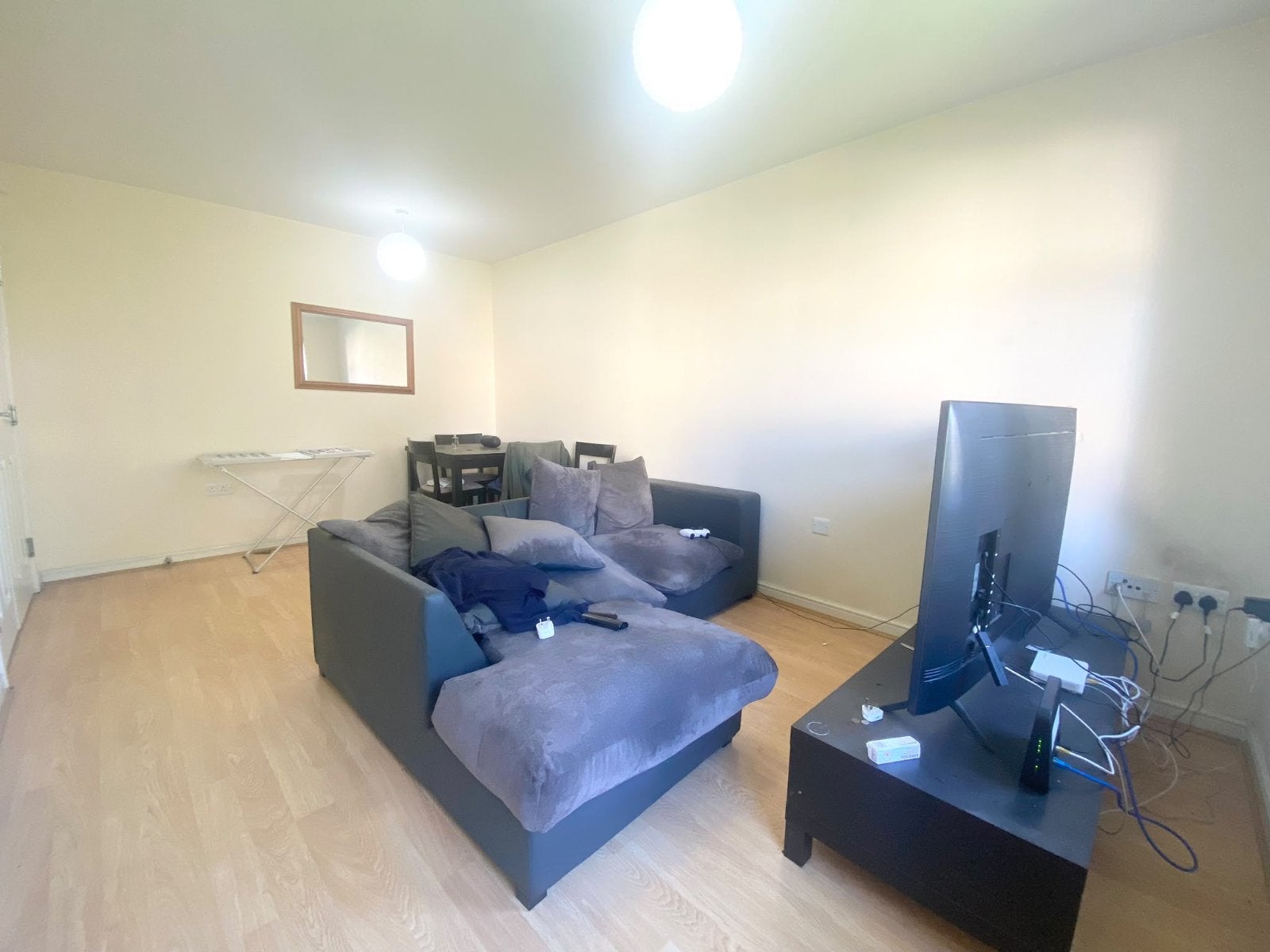 Flat Whitehall Croft in Leeds