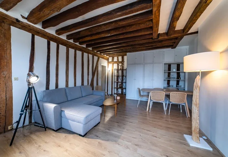 Flat Rue Saint-Antoine in Paris