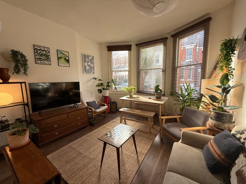 Room Milton Avenue in Greater London