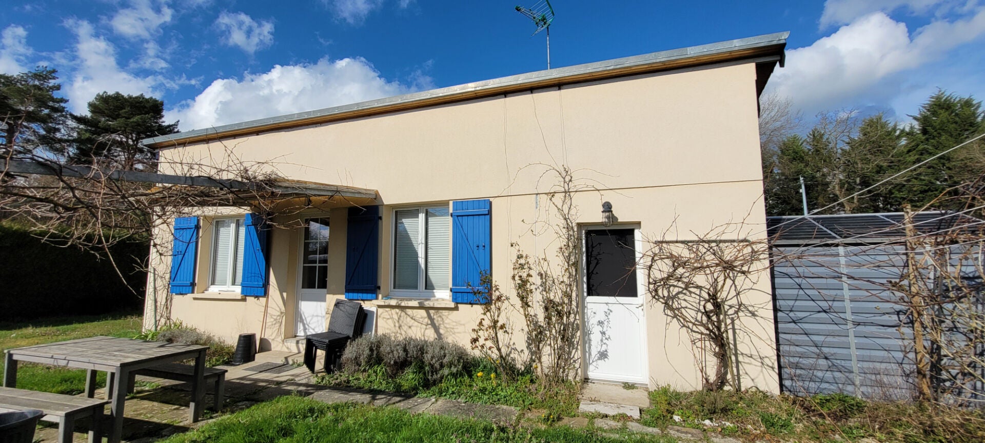 House Route de Lisieux in Grangues