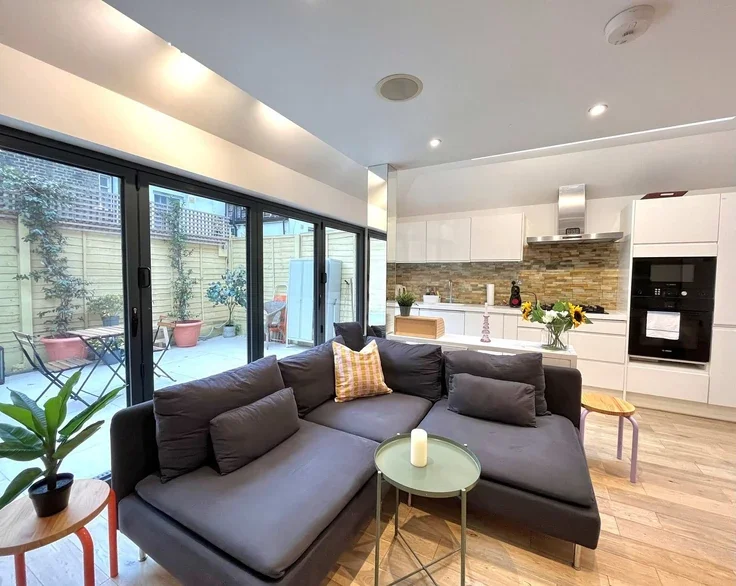 Flat Archel Road in Greater London