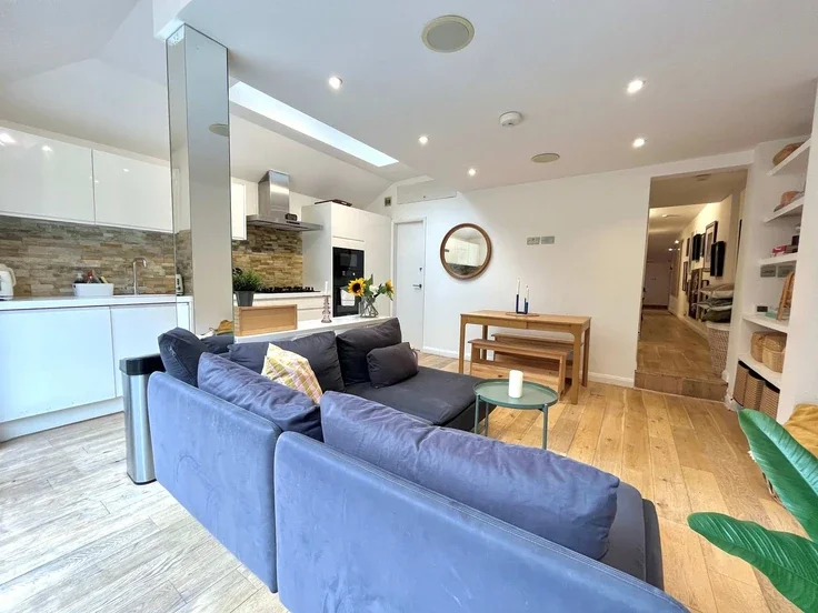 Flat Archel Road in Greater London