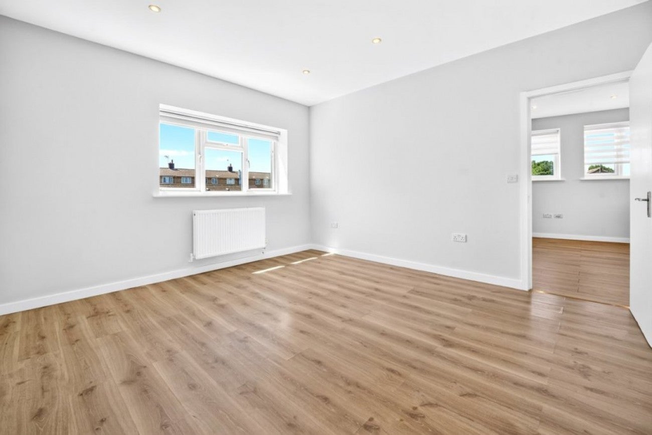 Flat Westbury in Cheshunt
