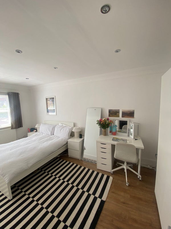 Room Claridge Court in Greater London