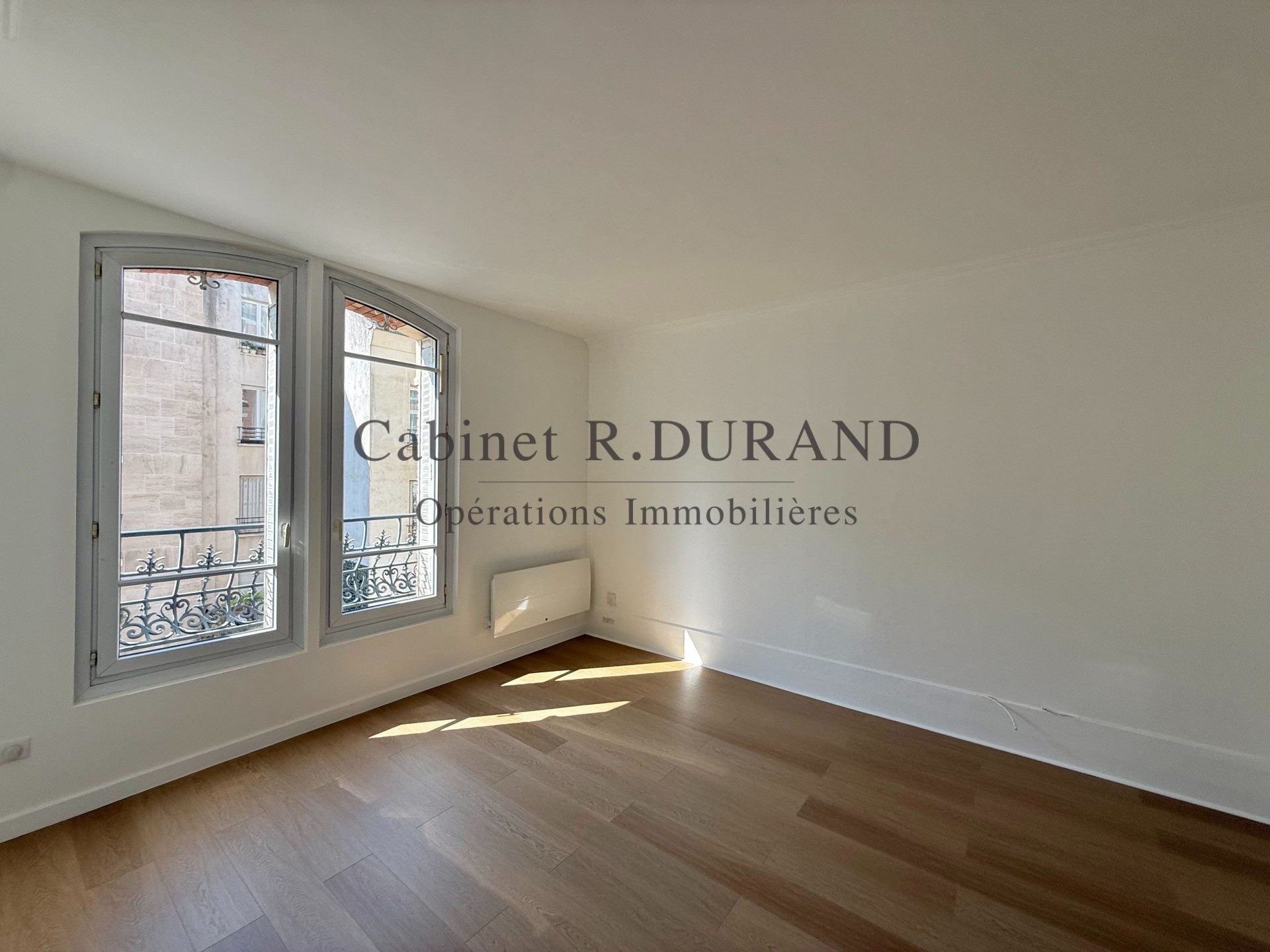 Appartement Rue du Mont Cenis à Paris
