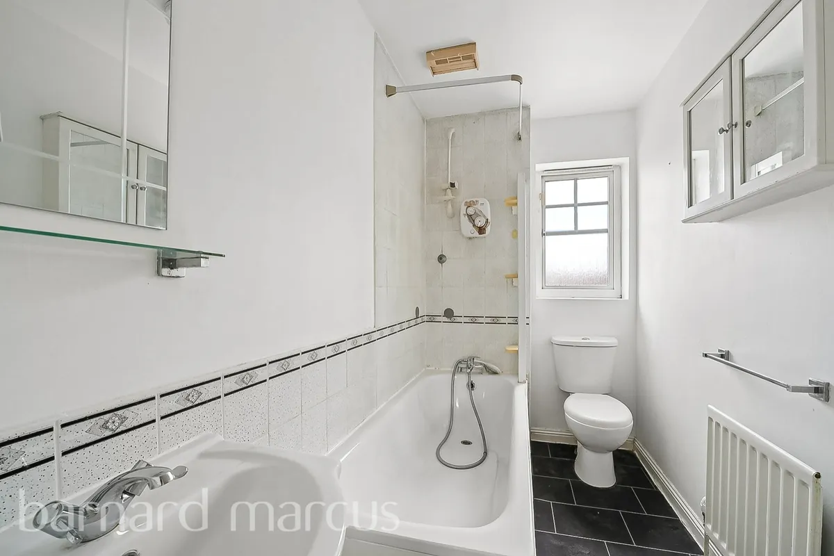House Garrison Close in Greater London