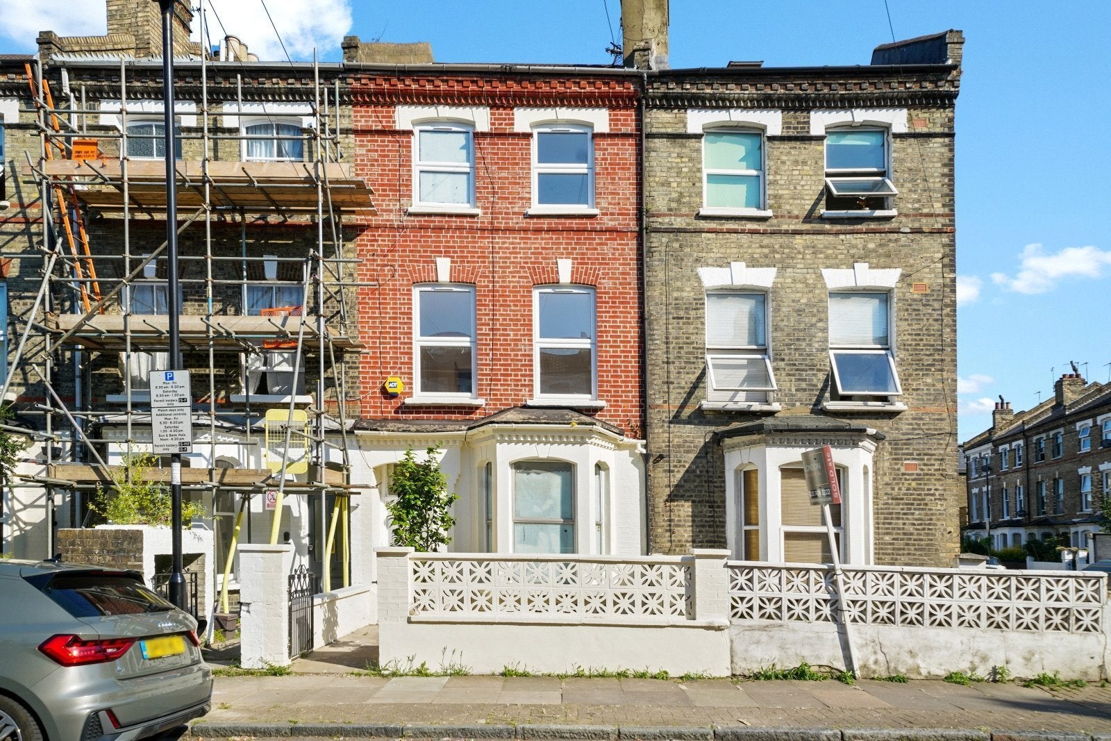 House Mayton Street in Greater London
