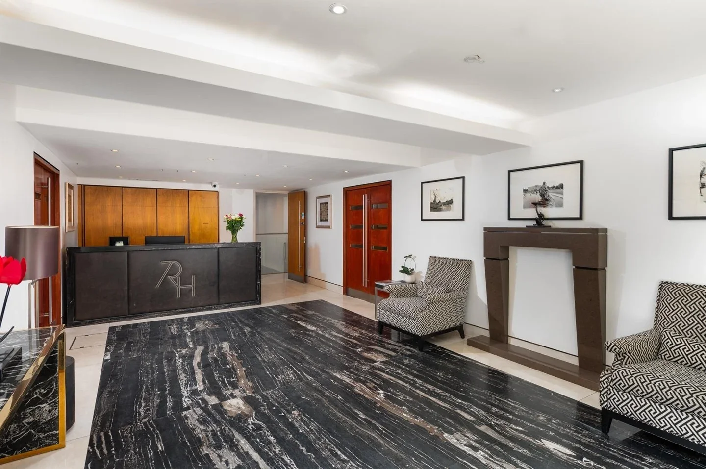 Flat Old Brompton Road in Greater London