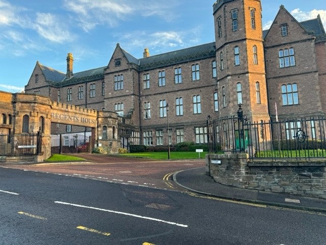 Flat Smillie Court in Dundee