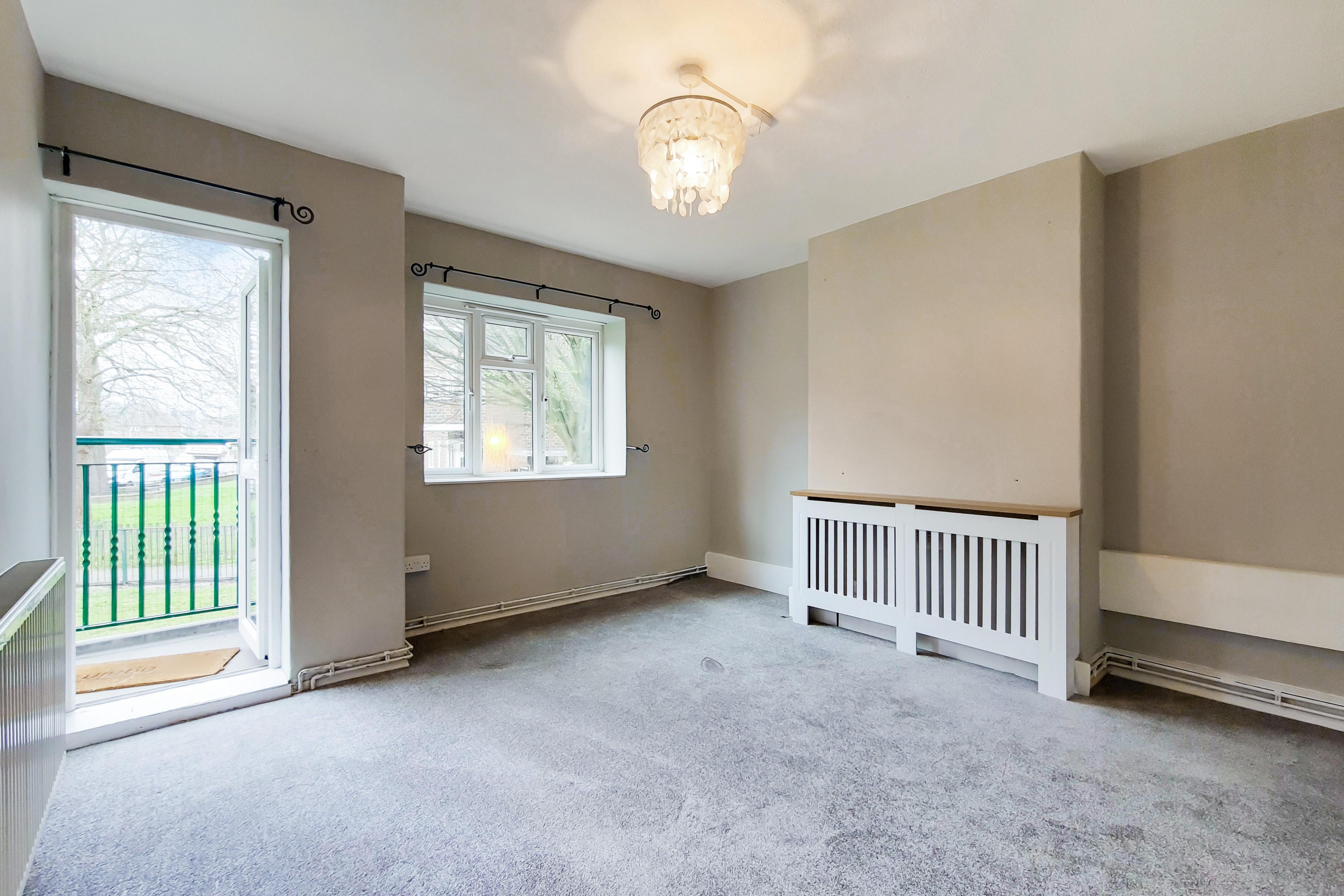 Flat Charlesfield in Greater London