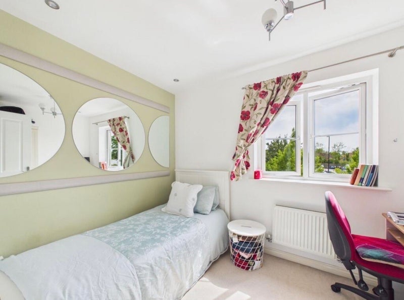 Room Kempley Close in Cheltenham