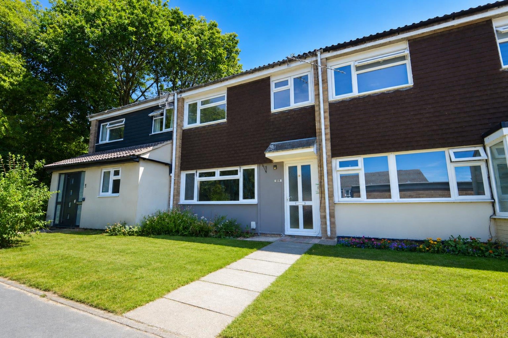 House Northolt Avenue in East Hertfordshire