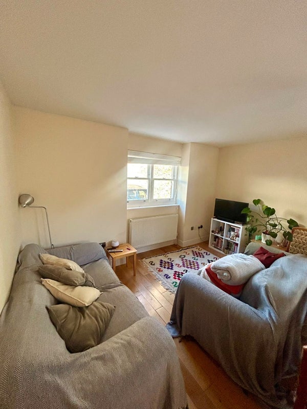 Room Beatrice Road in Greater London