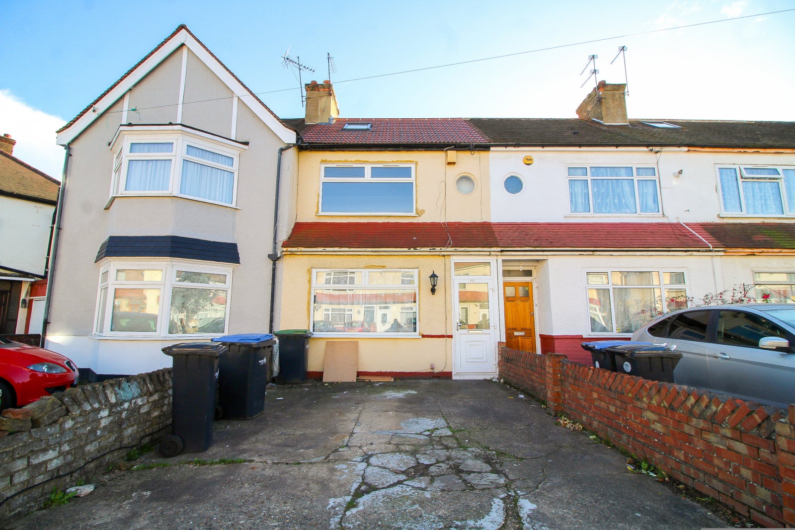 House Tiverton Road in Greater London