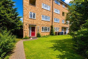 Flat Cecil Road in East Hertfordshire