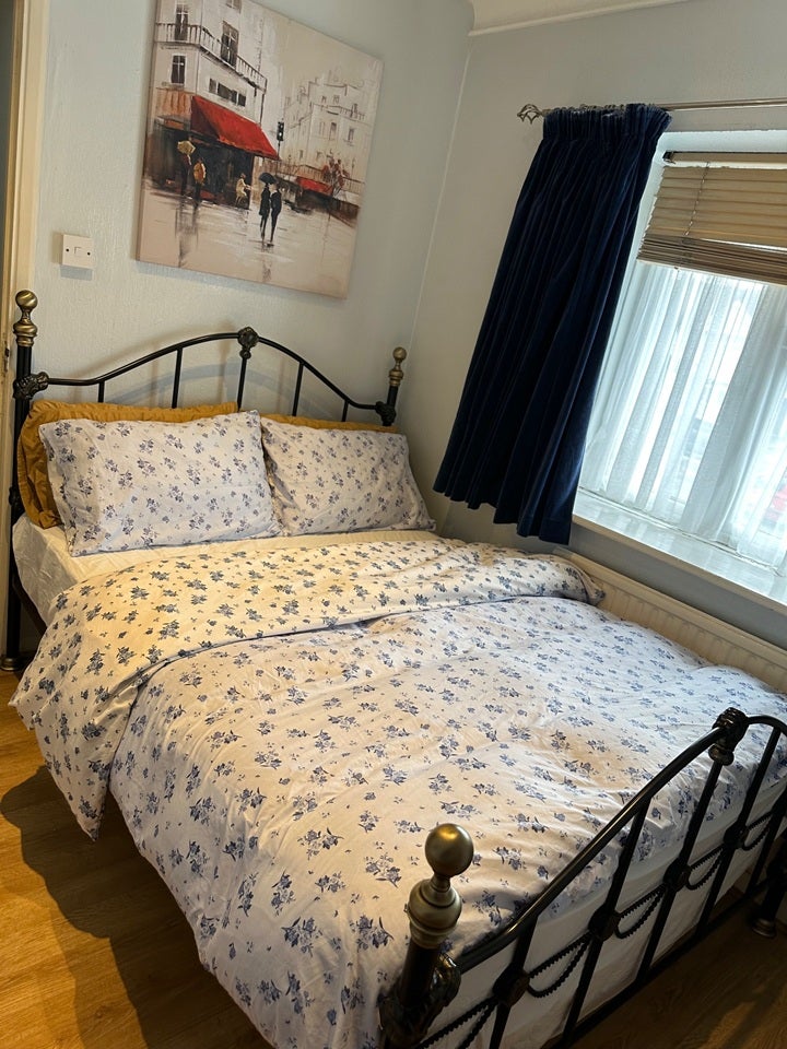 Room Bentley Drive in Greater London