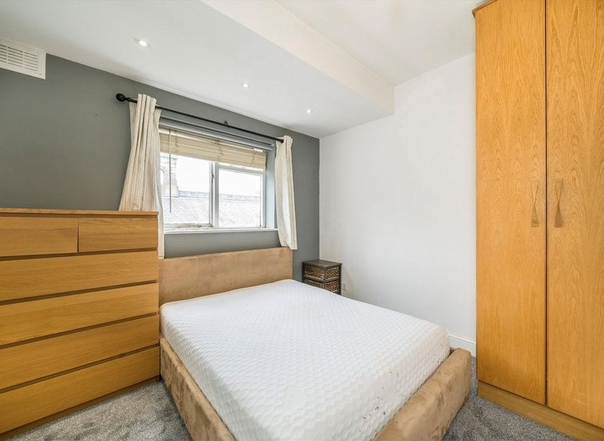 Flat Chippenham Road in City of Westminster