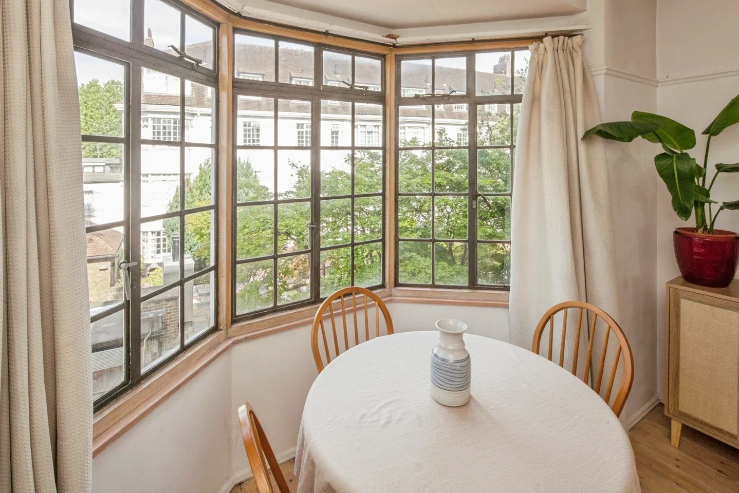 Flat Wavertree Road in Greater London
