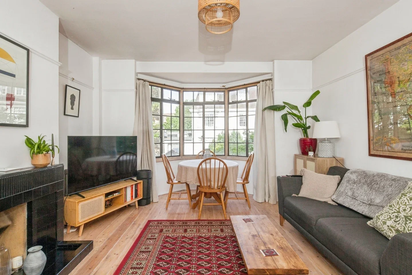 Flat Wavertree Road in Greater London