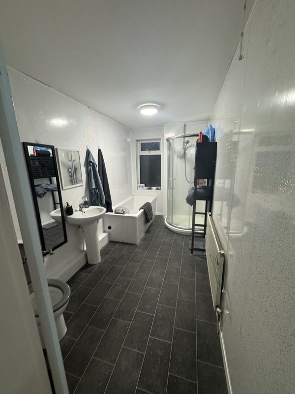 Room Park Street in Nuneaton and Bedworth
