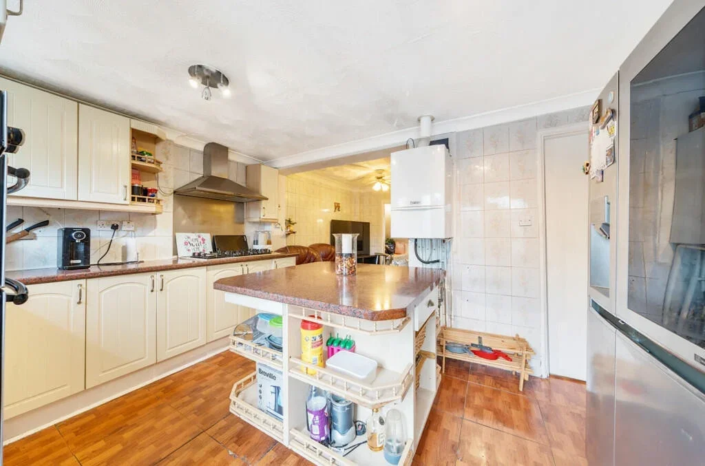House Altmore Avenue in Greater London
