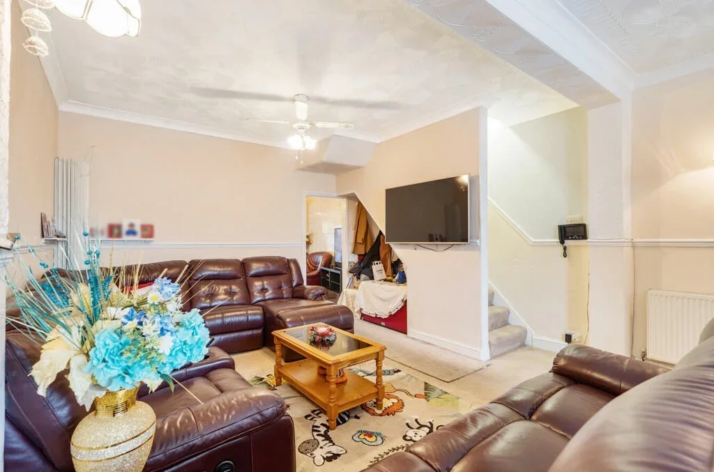 House Altmore Avenue in Greater London