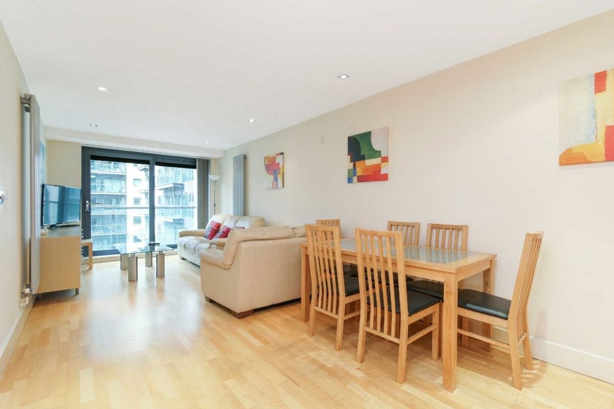 Flat Millharbour in Greater London