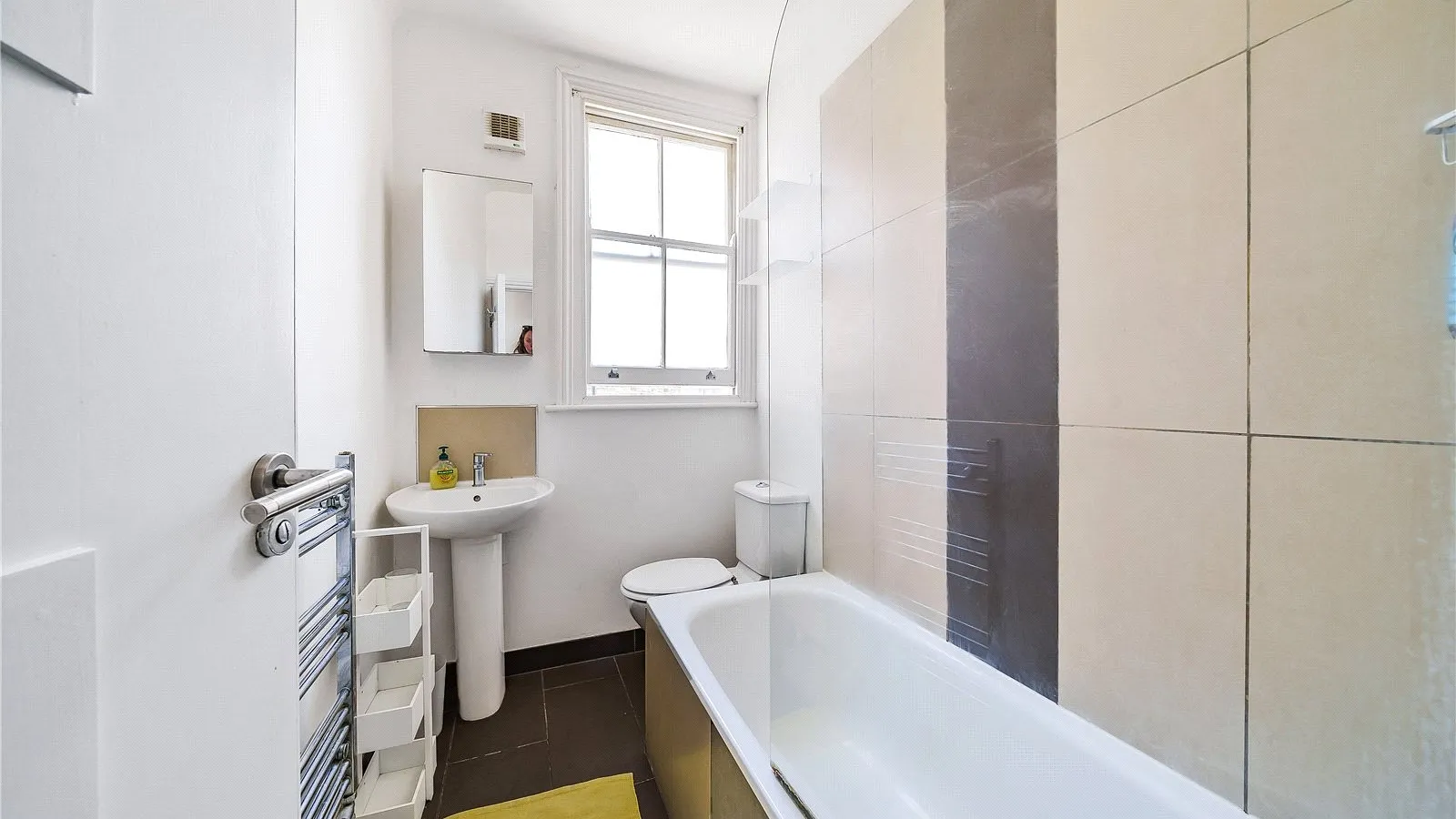 Flat Falkland Road in Greater London