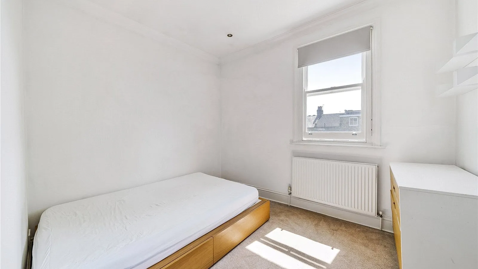 Flat Falkland Road in Greater London