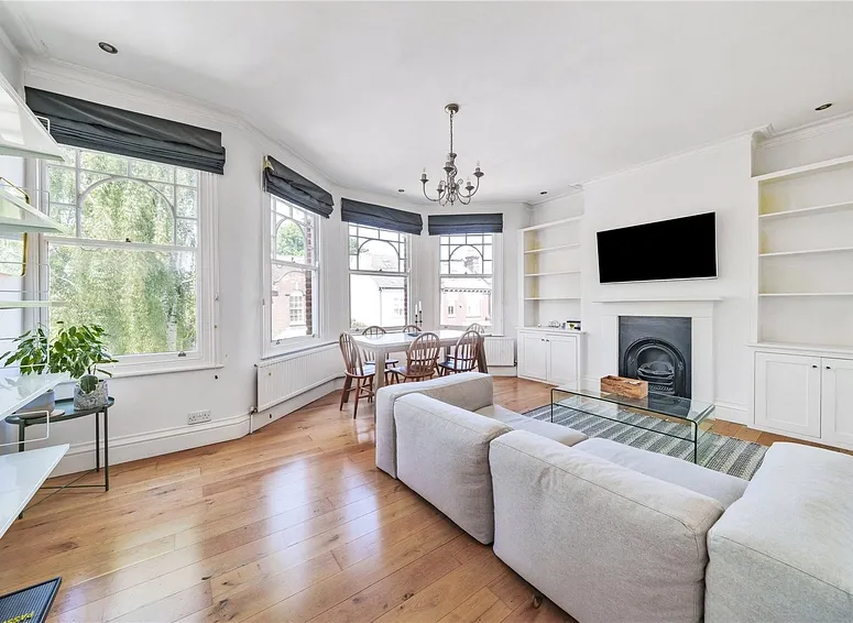 Flat Falkland Road in Greater London