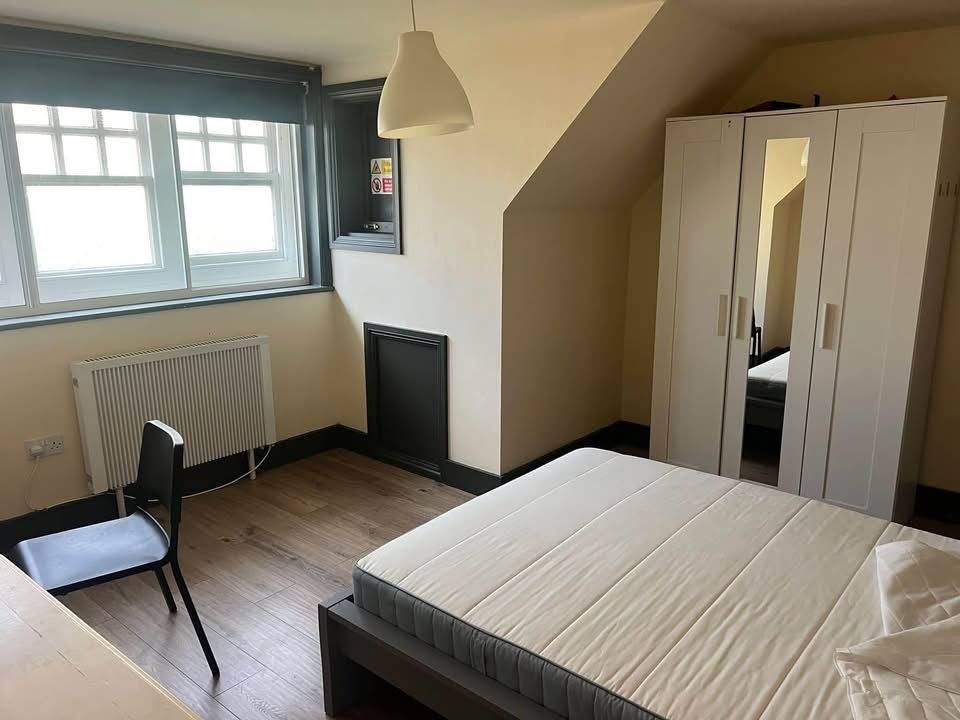 Room Doris Road in Greater London