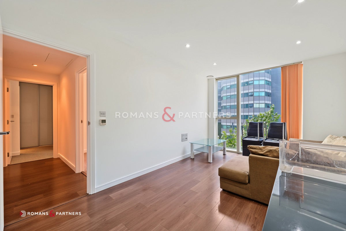 Flat Saffron Square in Greater London