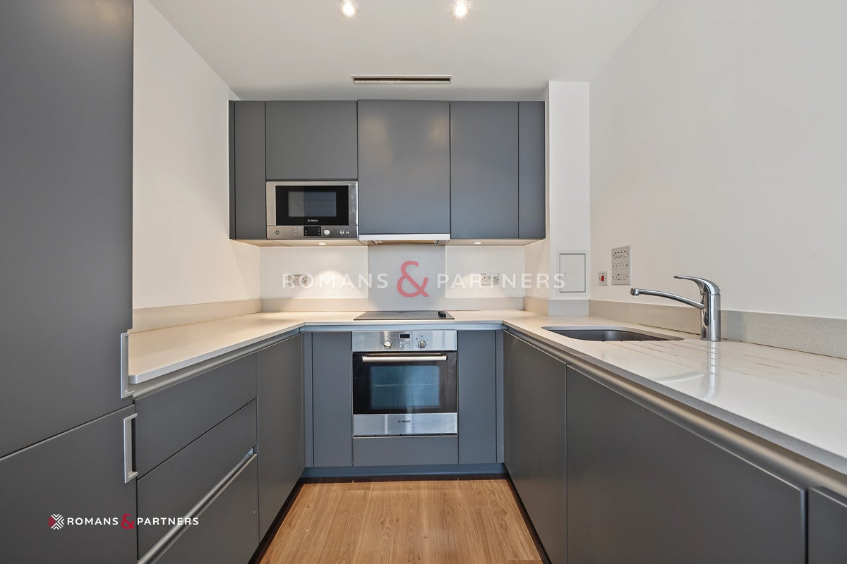 Flat Saffron Square in Greater London