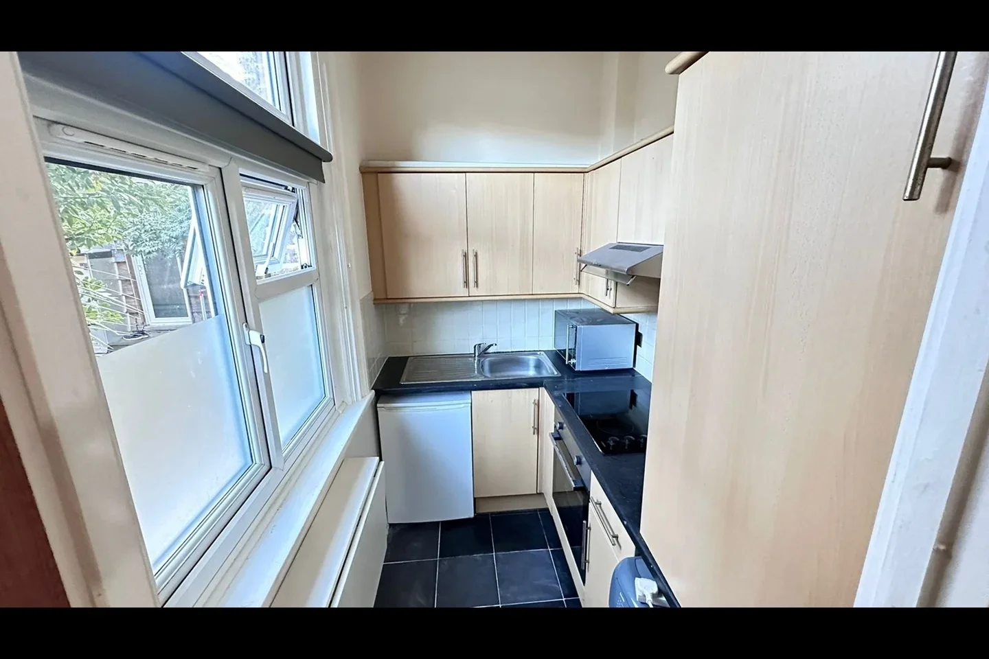Flat Kenton Road in Greater London