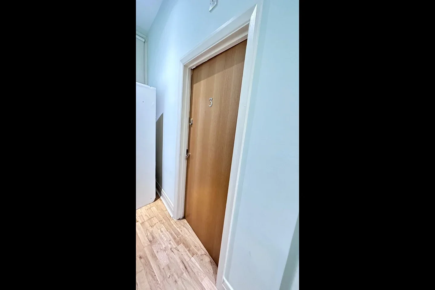 Flat Kenton Road in Greater London