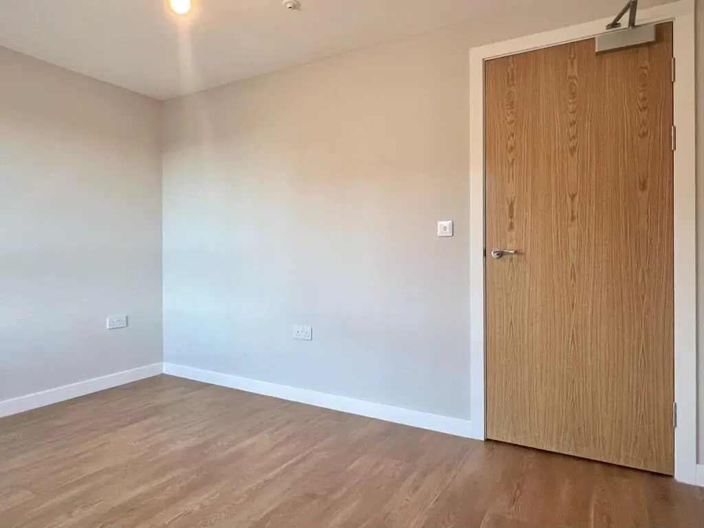 Flat Leven Street in City of Edinburgh