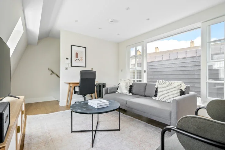Flat Lower Marsh in Greater London