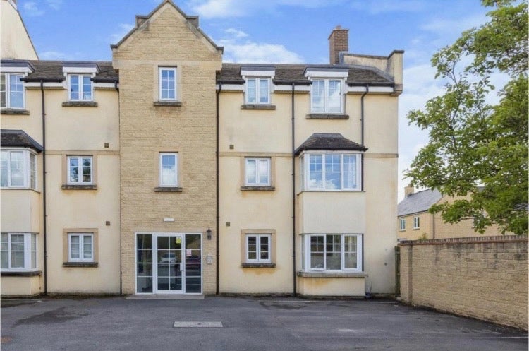 Flat Woodley Green in West Oxfordshire